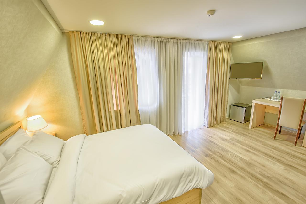 Green Corner Hotel Tbilisi Eksteriør bilde